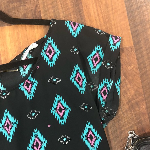 Aztec Print Blouse - Picture 3 of 4